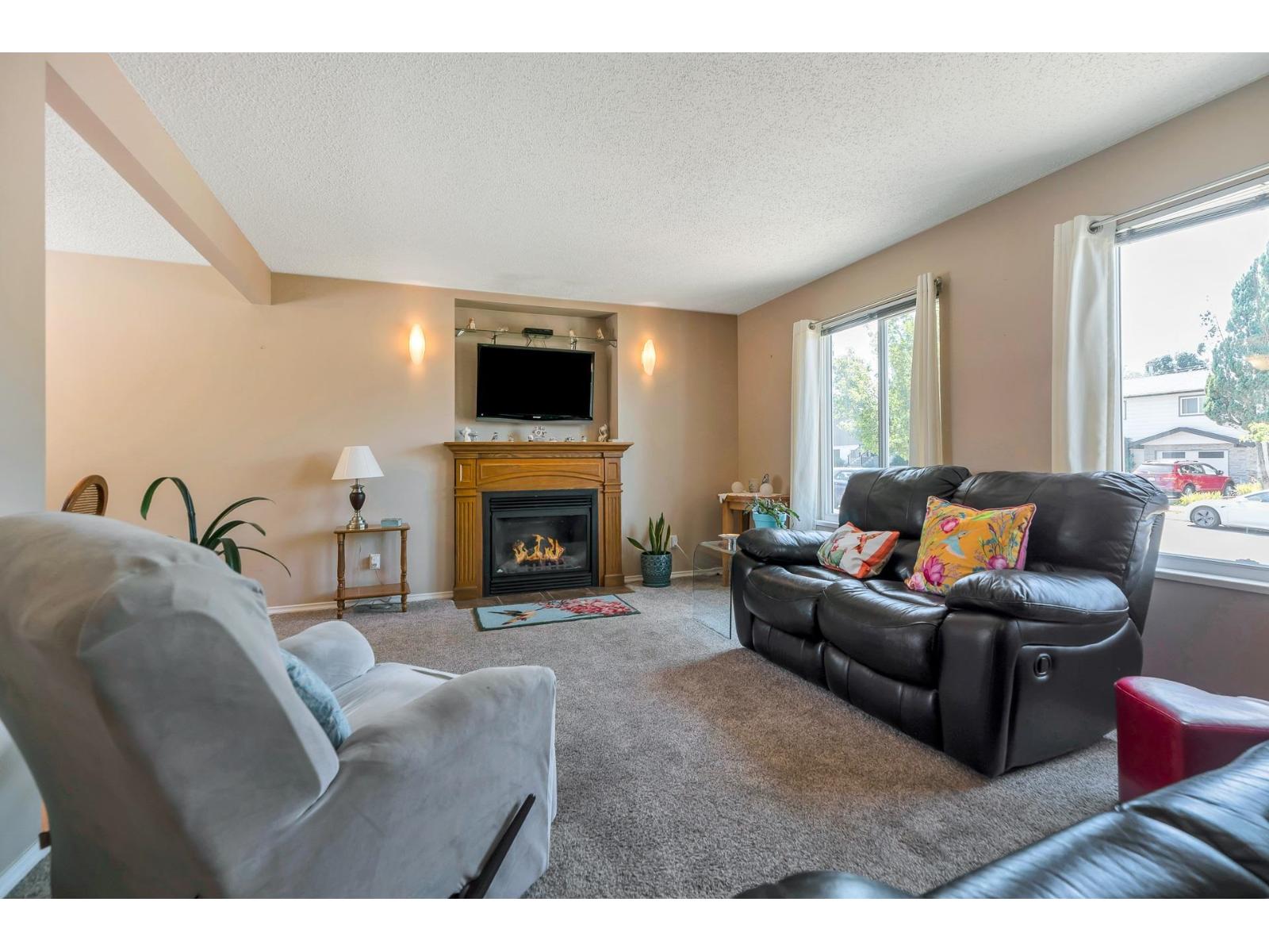 Photo 1 of 3838 Chadsey Crescent, Abbotsford BC