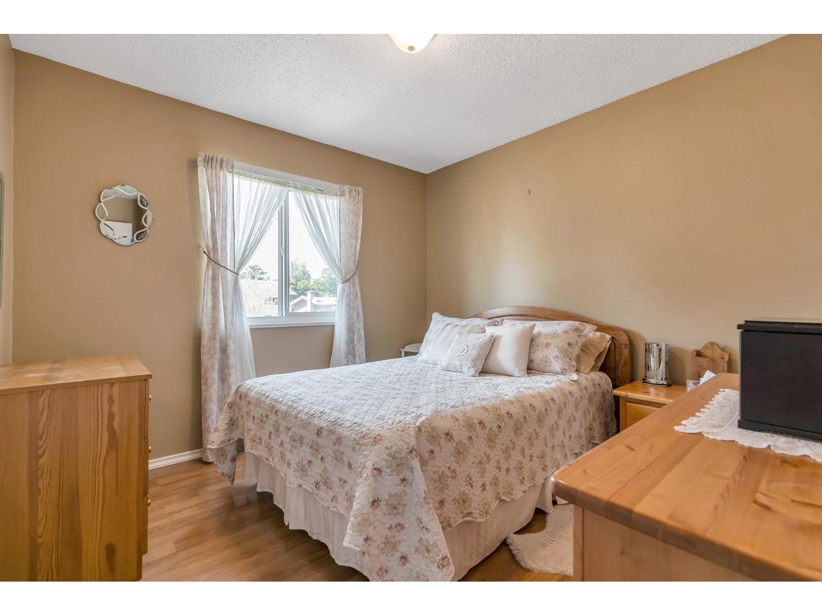 Photo 12 of 3838 Chadsey Crescent, Abbotsford BC