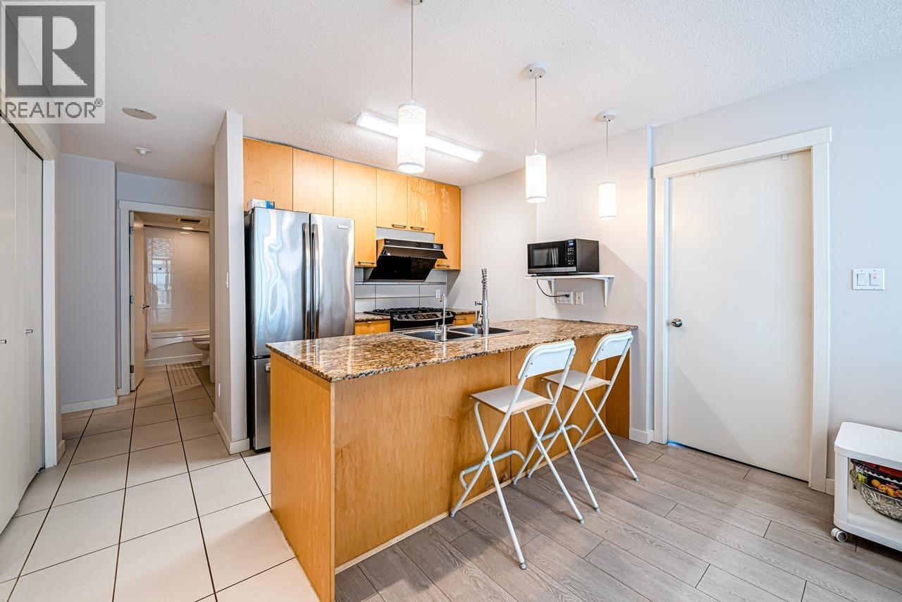 Photo 6 of 1010 5811 No 3 Road, Richmond BC