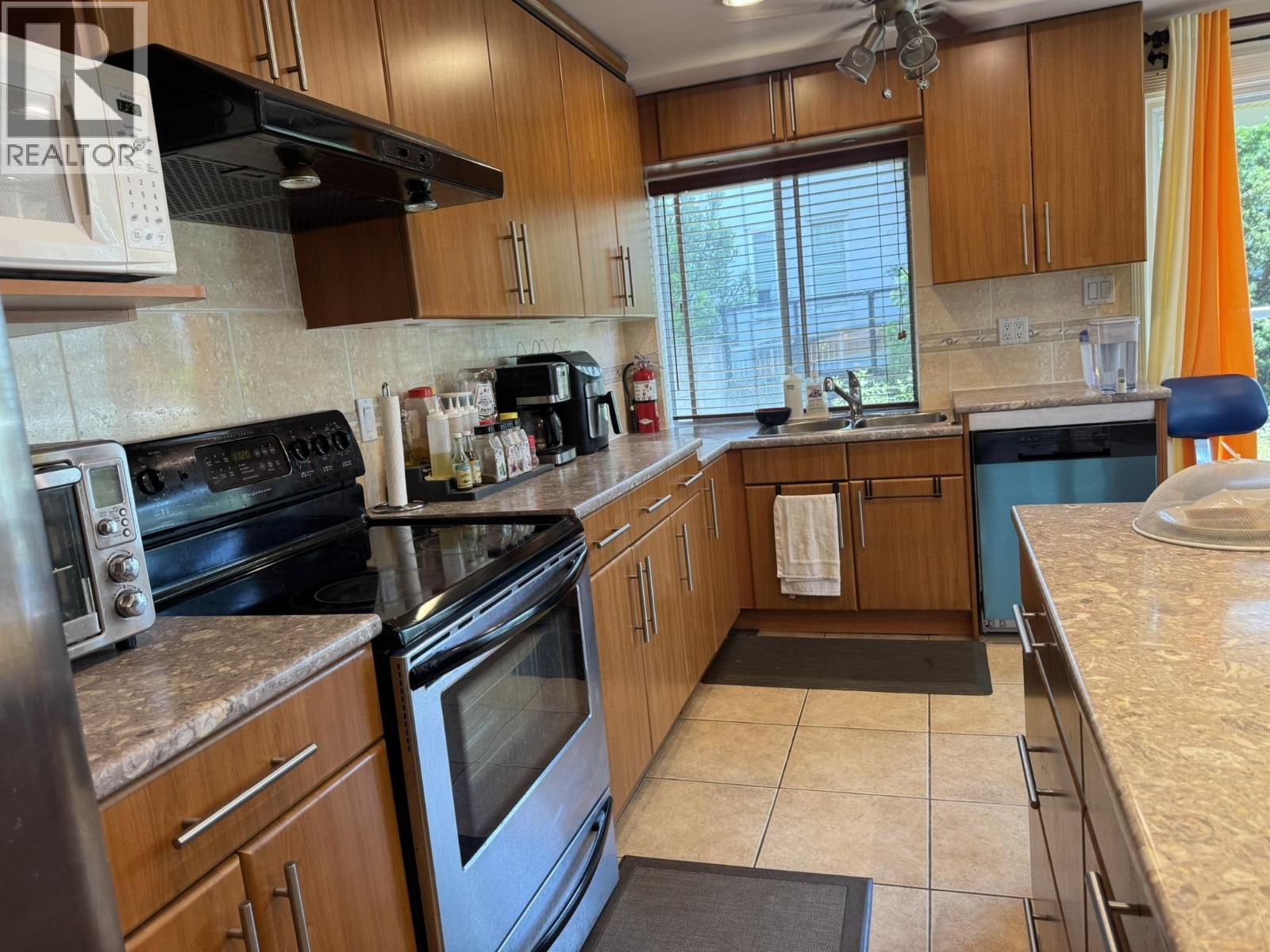 Photo 27 of 208 815 Fourth Avenue, New Westminster BC