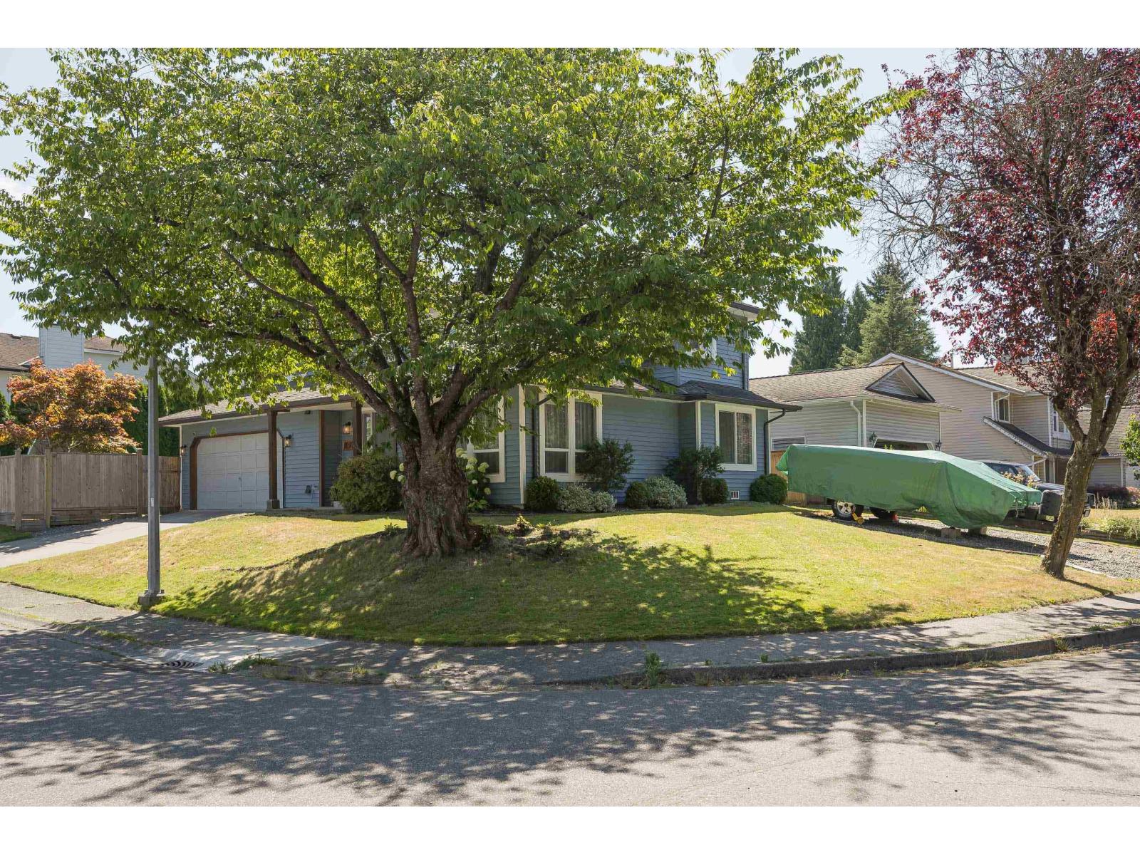 Photo 3 of 9297 211 Street, Langley BC