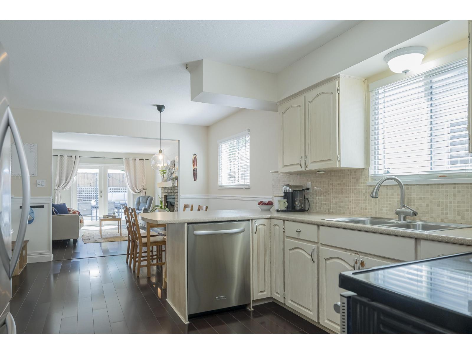 Photo 14 of 9297 211 Street, Langley BC