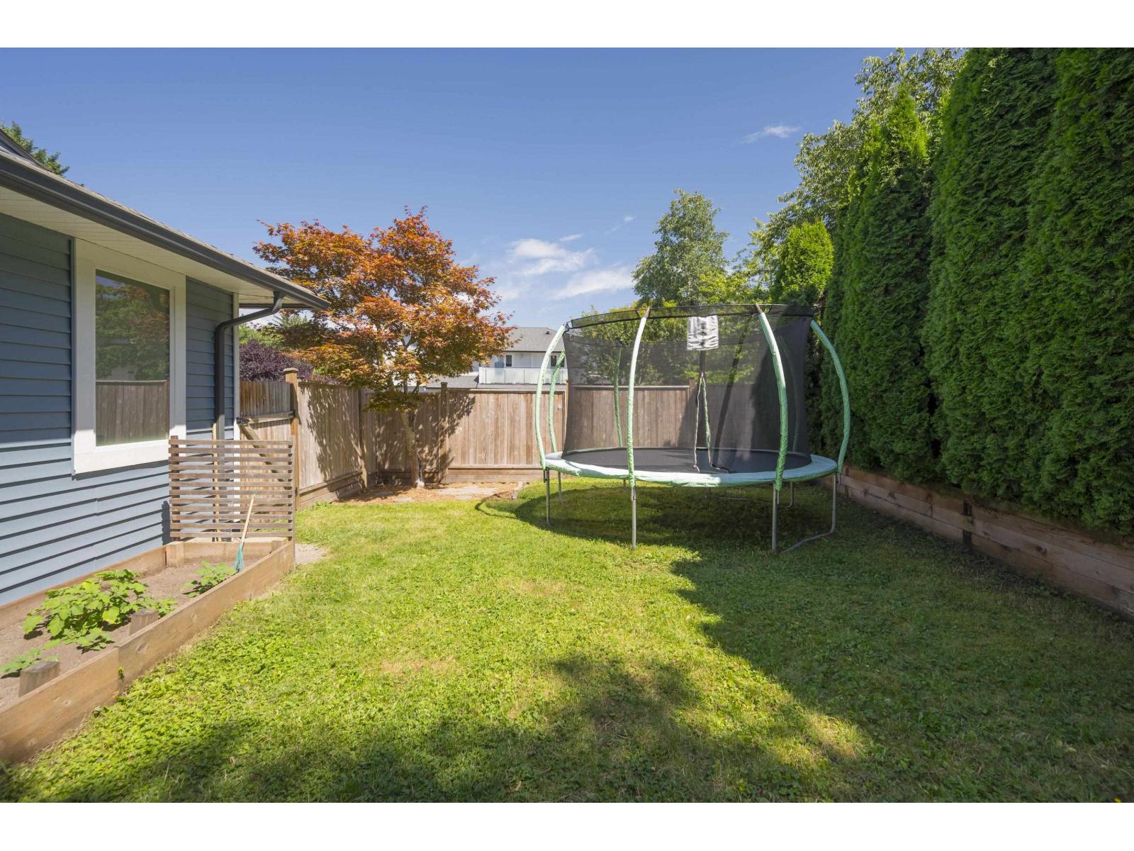 Photo 7 of 9297 211 Street, Langley BC