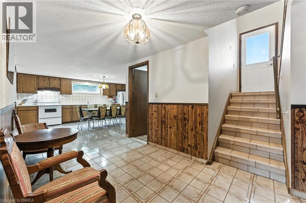 Photo 26 of 77 Glenwood Drive, Brantford ON