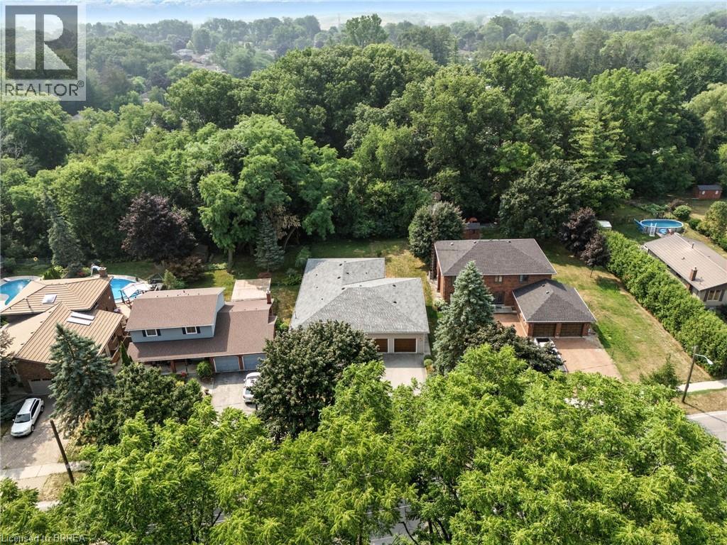 Photo 47 of 77 Glenwood Drive, Brantford ON