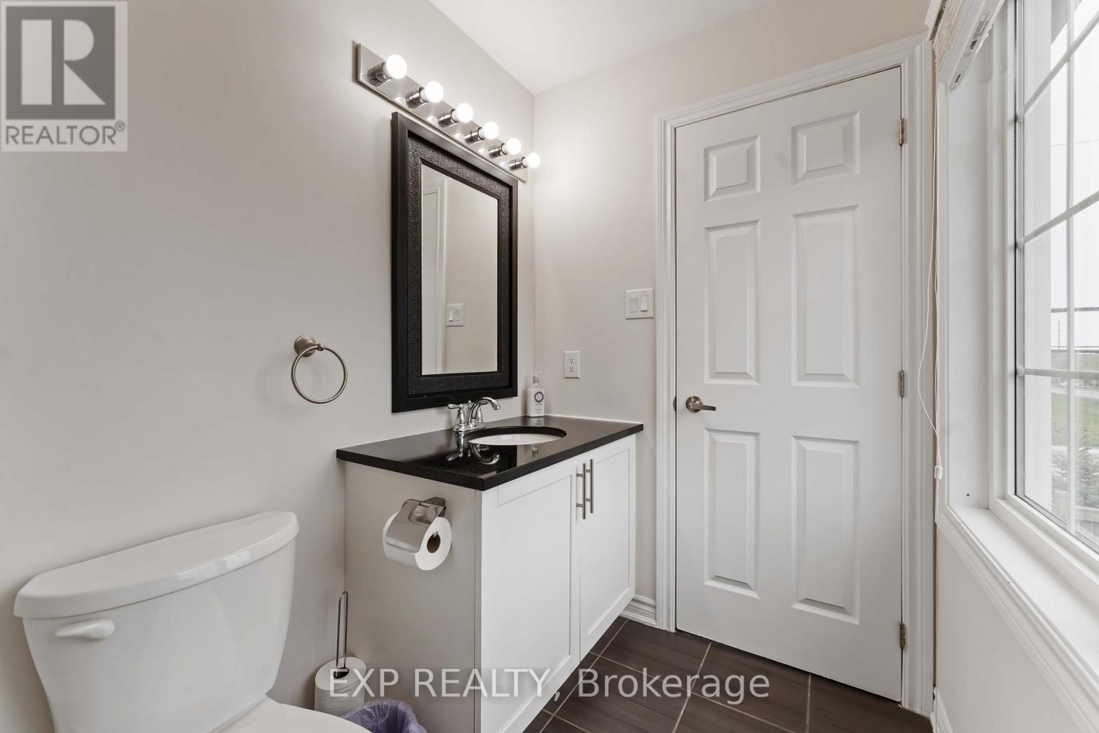 Photo 1 of 226 Par La Ville Circle, Ottawa ON