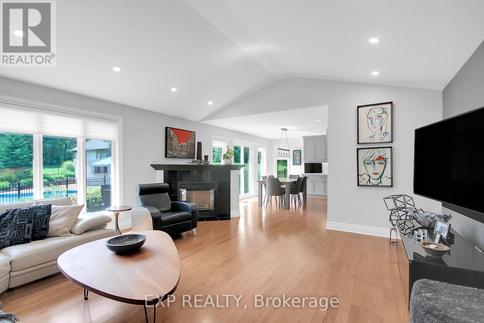 Photo 5 of 6202 Deermeadow Drive, Ottawa ON