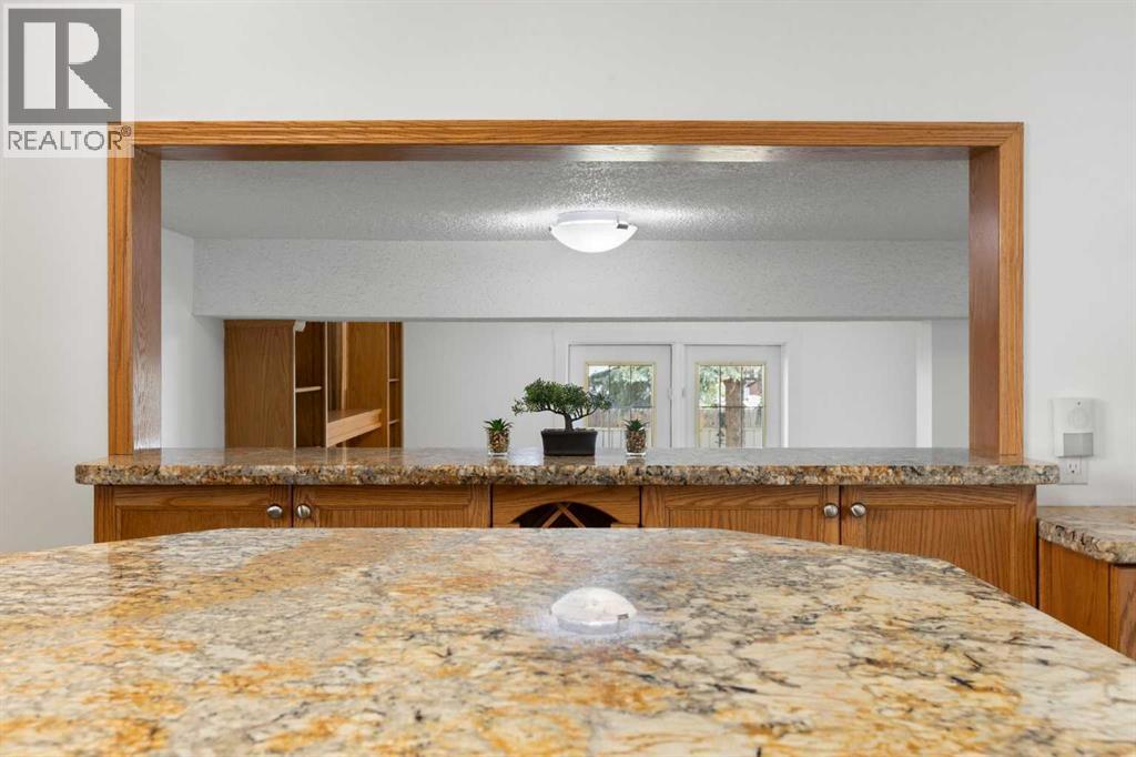 Single Family House 4 Level for Sale in  Pasadena Gardens NE Monterey Park Calgary 