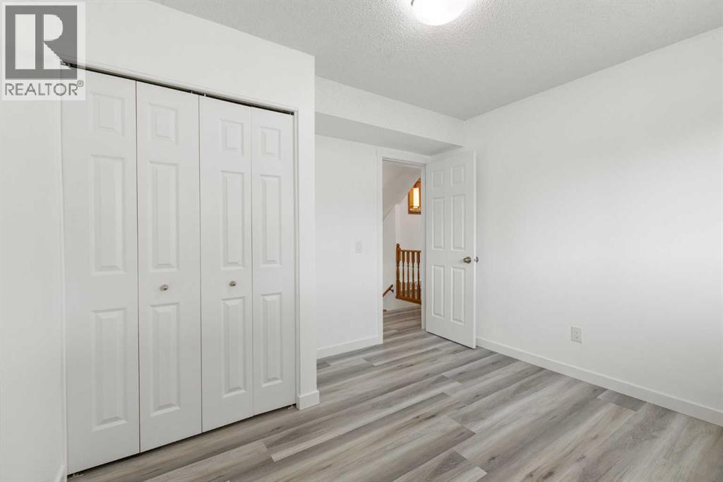 Single Family House 4 Level for Sale in  Pasadena Gardens NE Monterey Park Calgary 
