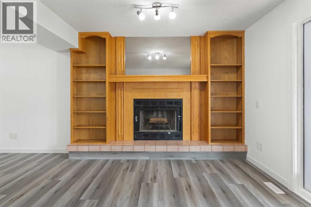 Single Family House 4 Level for Sale in  Pasadena Gardens NE Monterey Park Calgary 