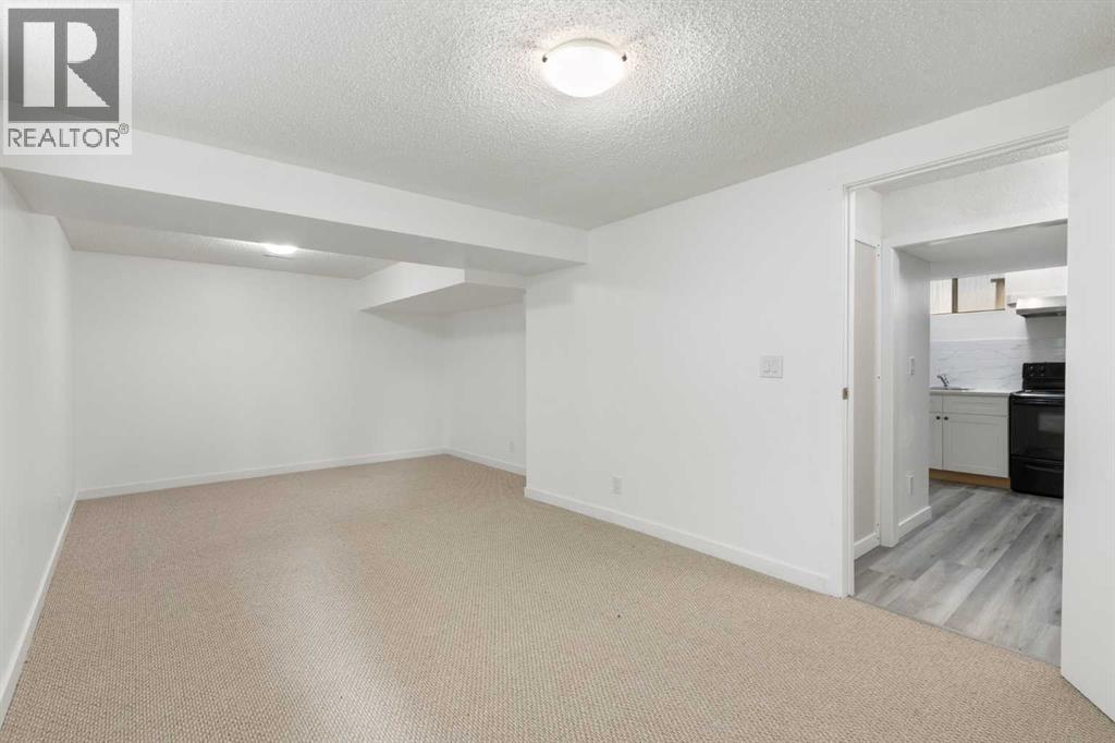 Single Family House 4 Level for Sale in  Pasadena Gardens NE Monterey Park Calgary 