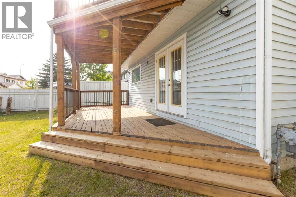 Single Family House 4 Level for Sale in  Pasadena Gardens NE Monterey Park Calgary 