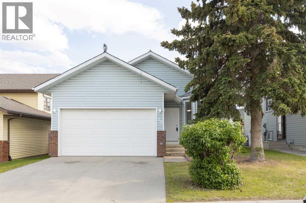 Single Family House 4 Level for Sale in  Pasadena Gardens NE Monterey Park Calgary 