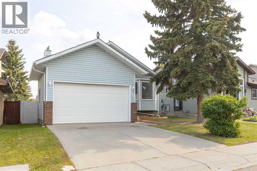 Single Family House 4 Level for Sale in  Pasadena Gardens NE Monterey Park Calgary 