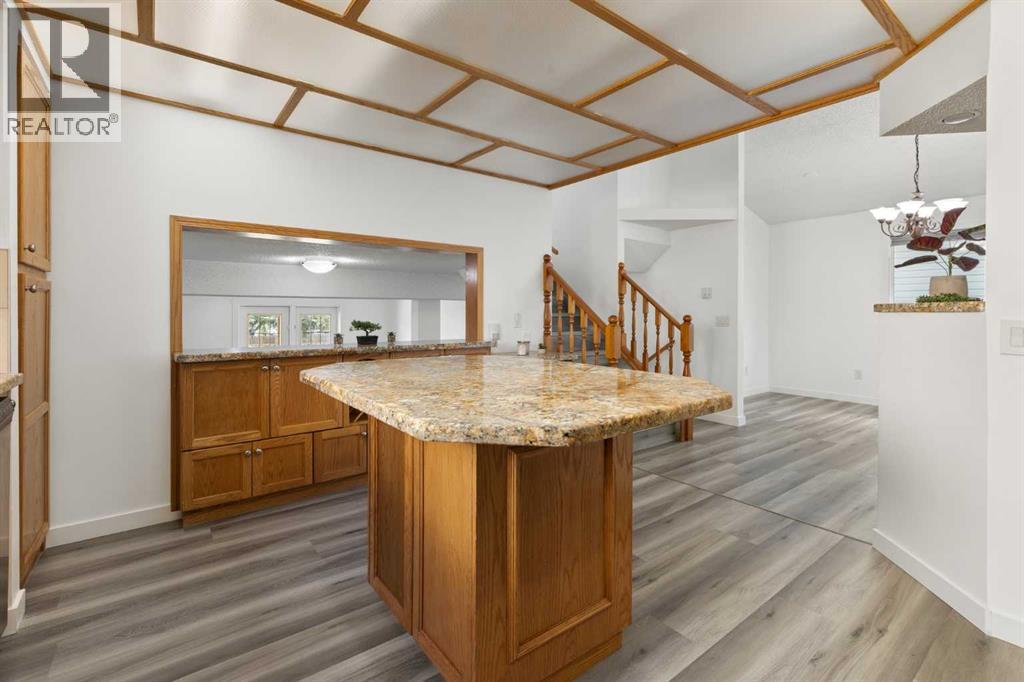 Single Family House 4 Level for Sale in  Pasadena Gardens NE Monterey Park Calgary 