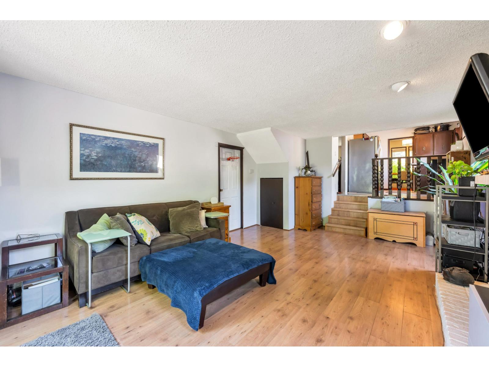 Photo 9 of 17150 Friesian Drive, Surrey BC