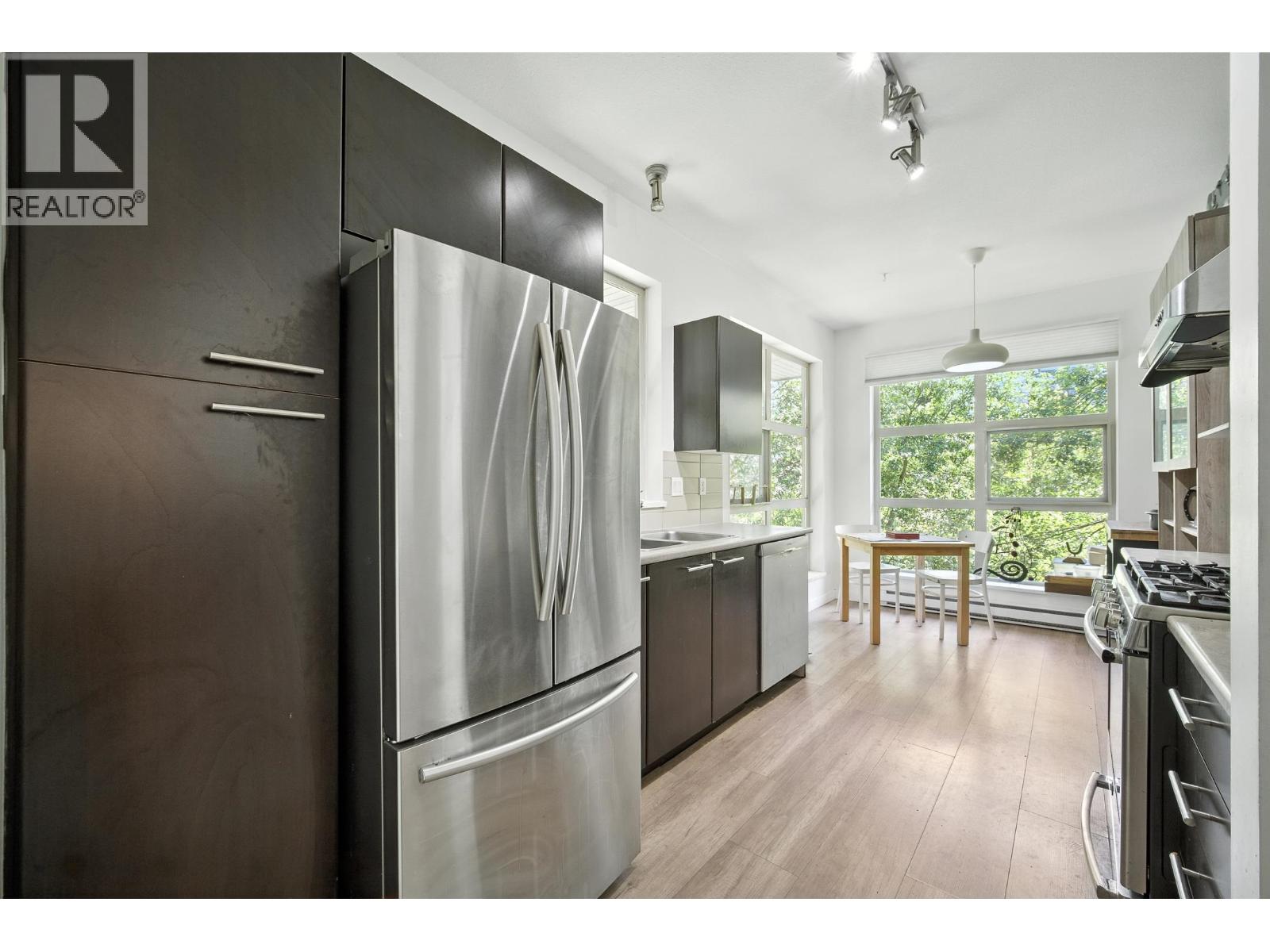 Photo 2 of 407 9319 University Crescent, Burnaby BC