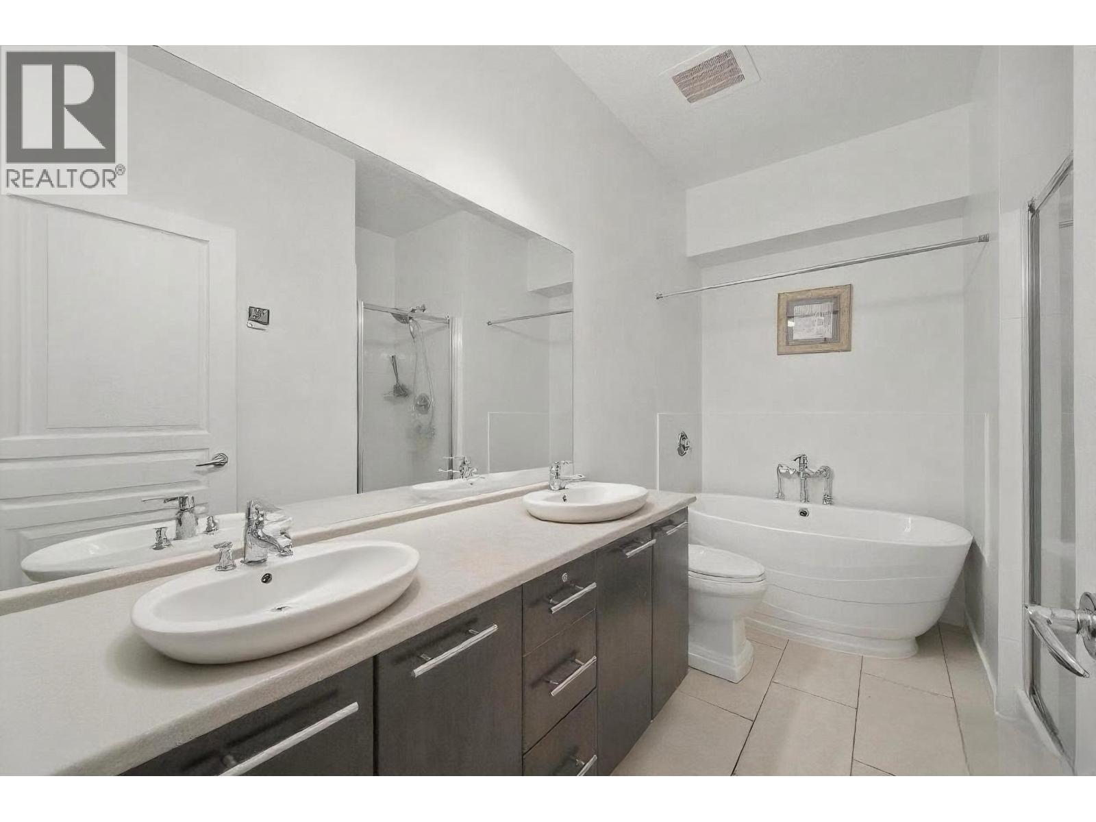 Photo 17 of 407 9319 University Crescent, Burnaby BC