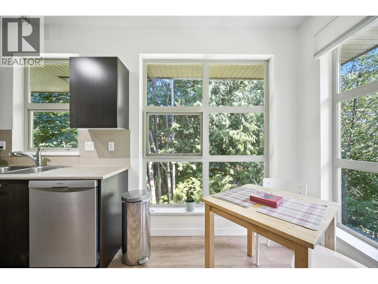 Photo 5 of 407 9319 University Crescent, Burnaby BC