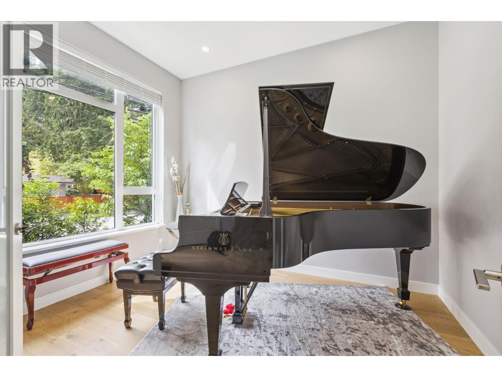 Photo 12 of 4684 Capilano Road, North Vancouver BC
