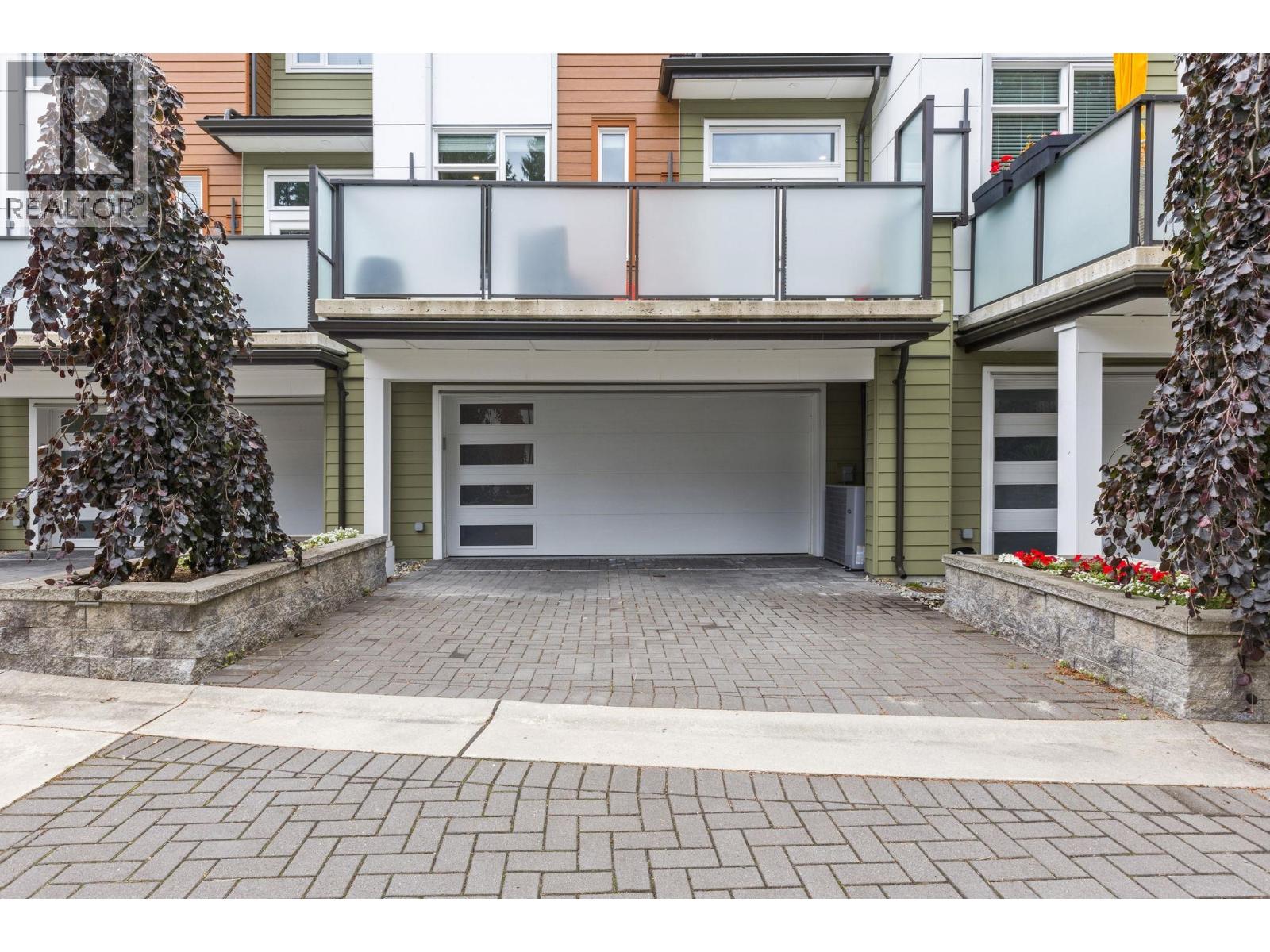 Photo 22 of 4684 Capilano Road, North Vancouver BC