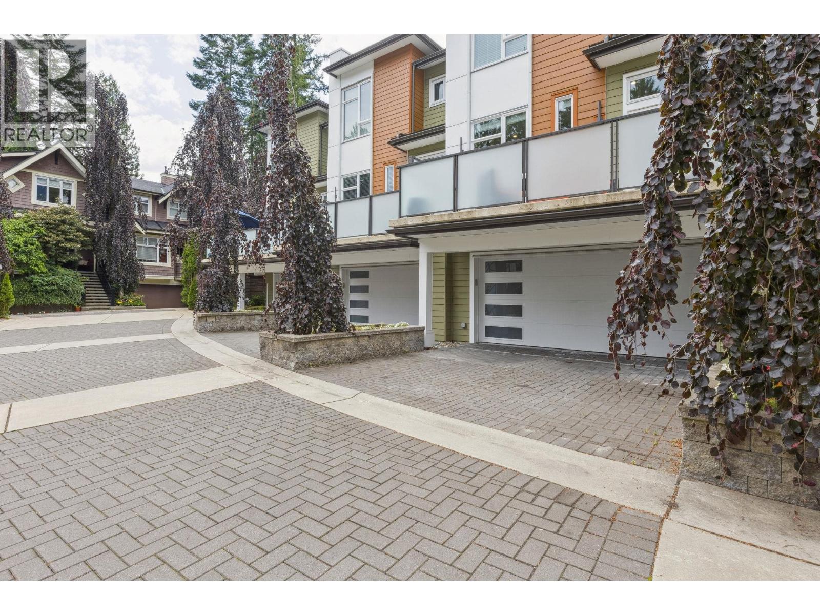 Photo 23 of 4684 Capilano Road, North Vancouver BC