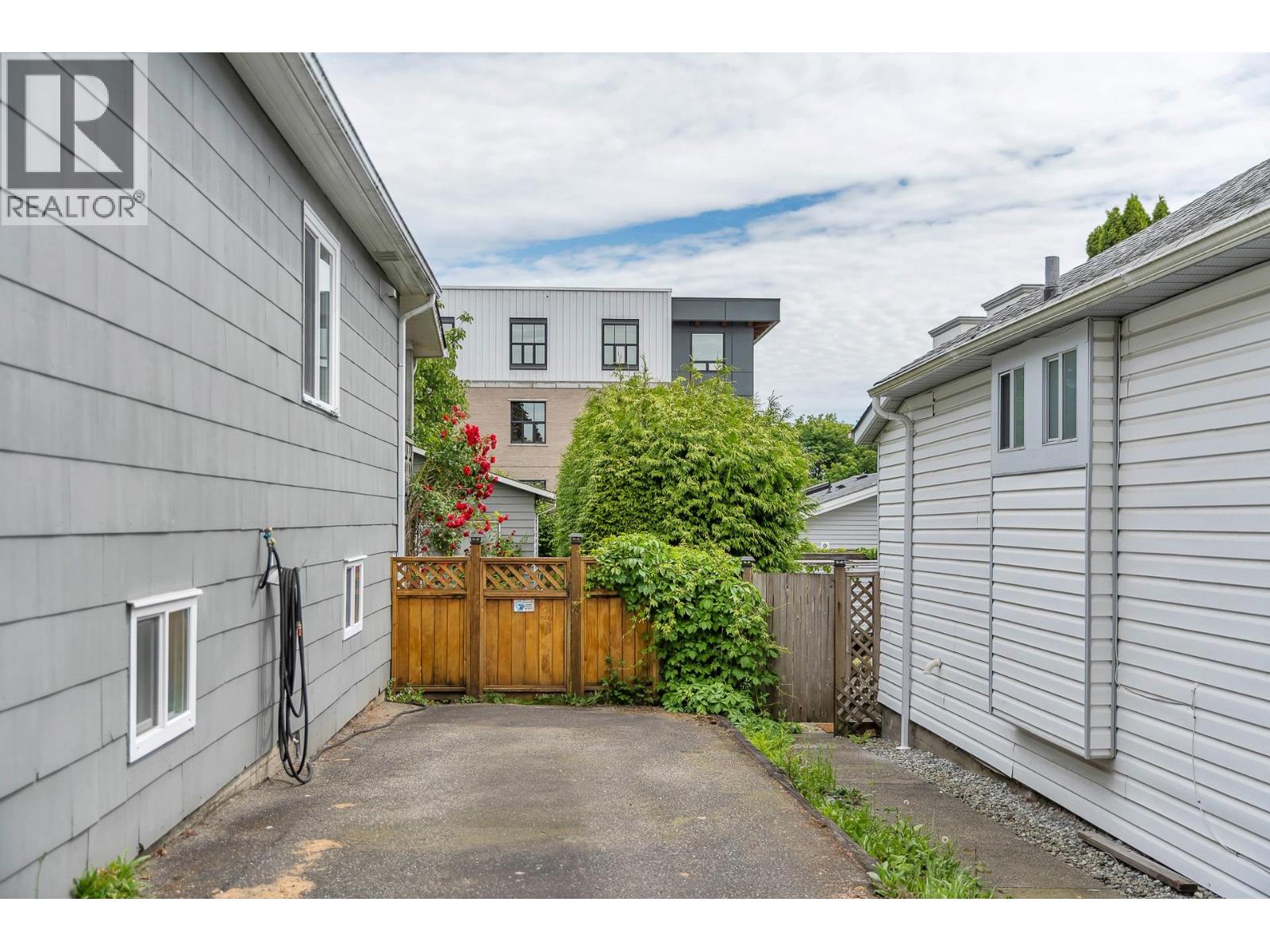 Photo 40 of 221 Lebleu Street, Coquitlam BC