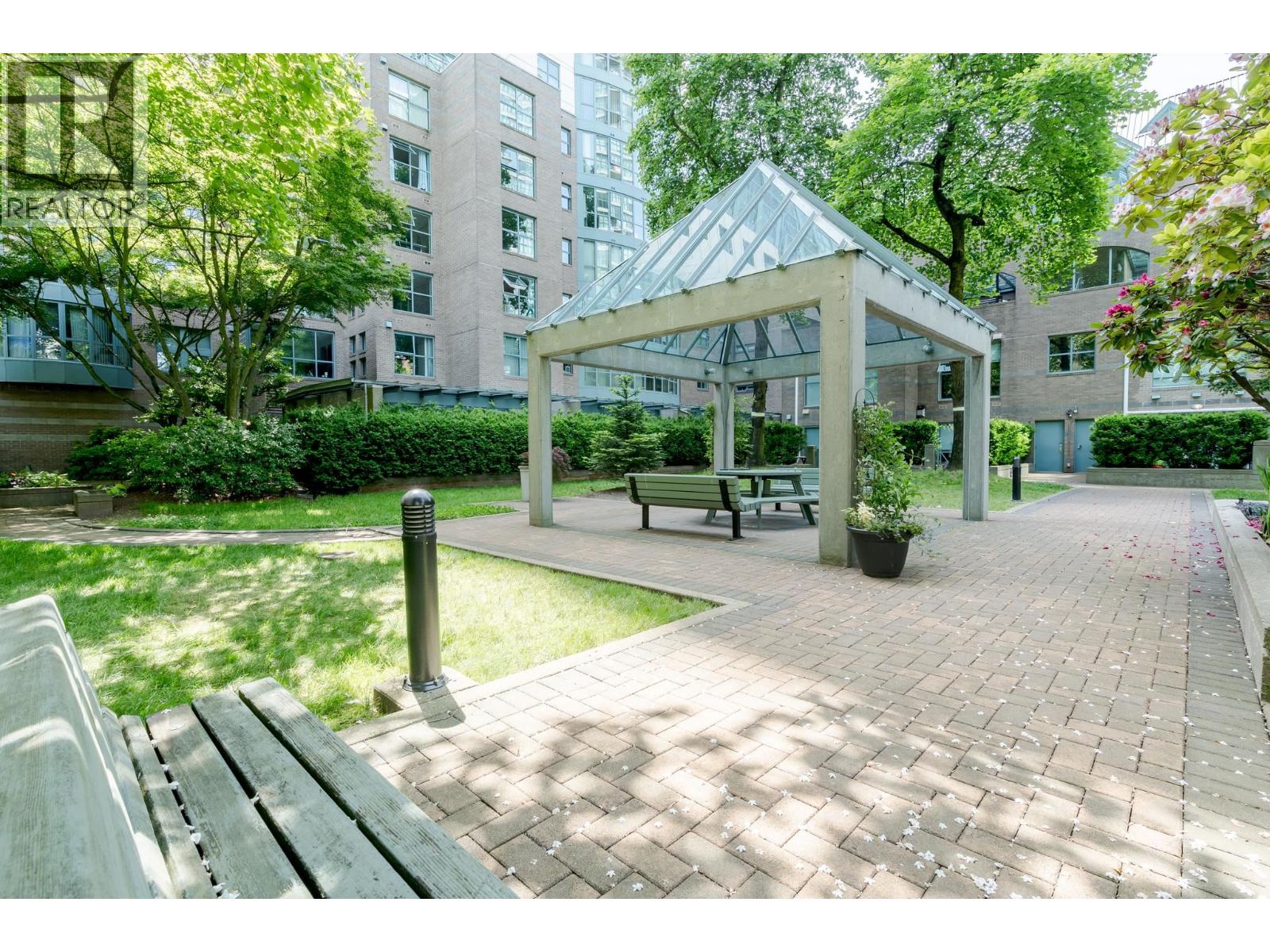 Photo 6 of 202 1188 Quebec Street, Vancouver BC