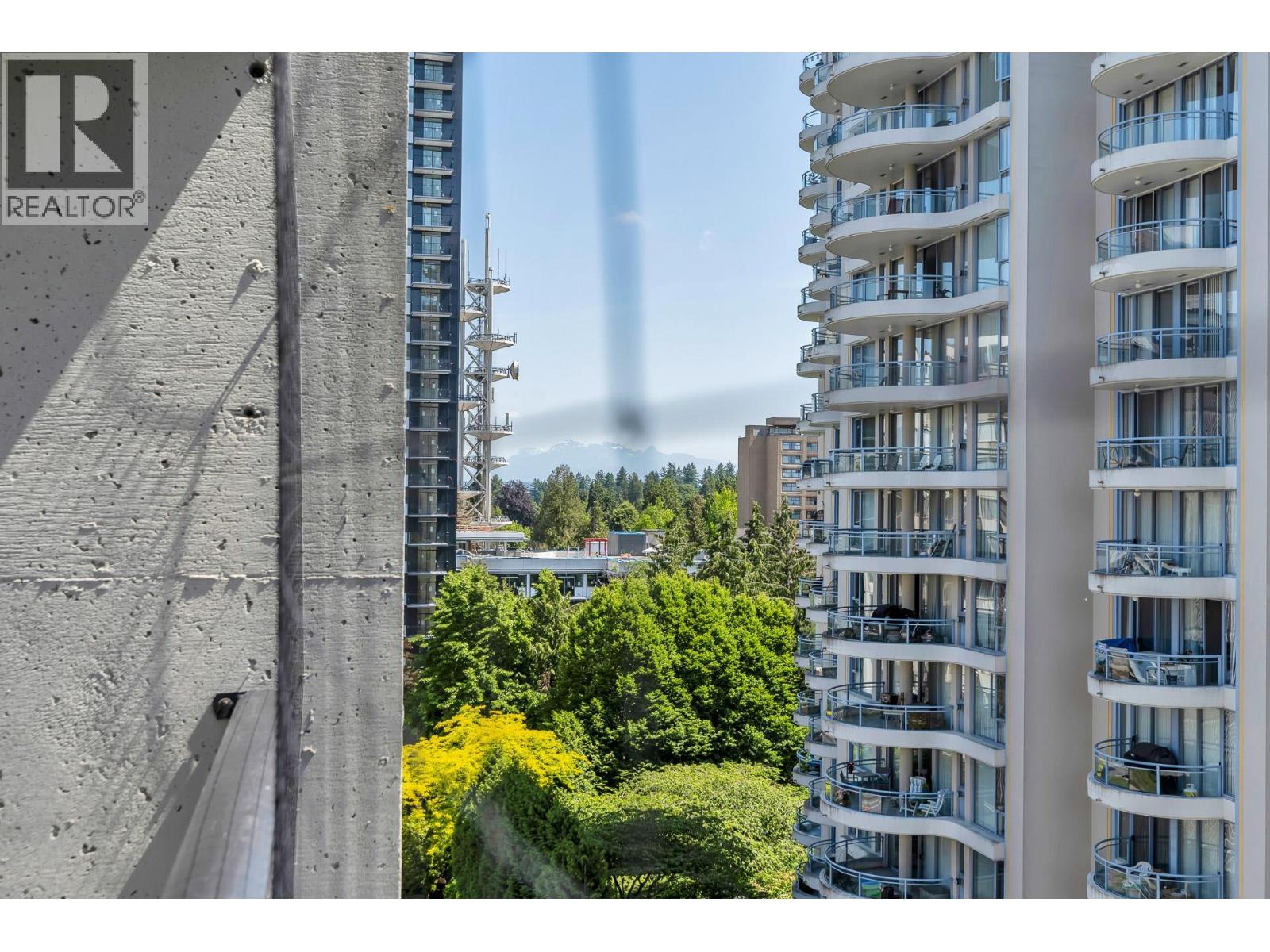 Photo 2 of 805 710 Seventh Avenue, New Westminster BC