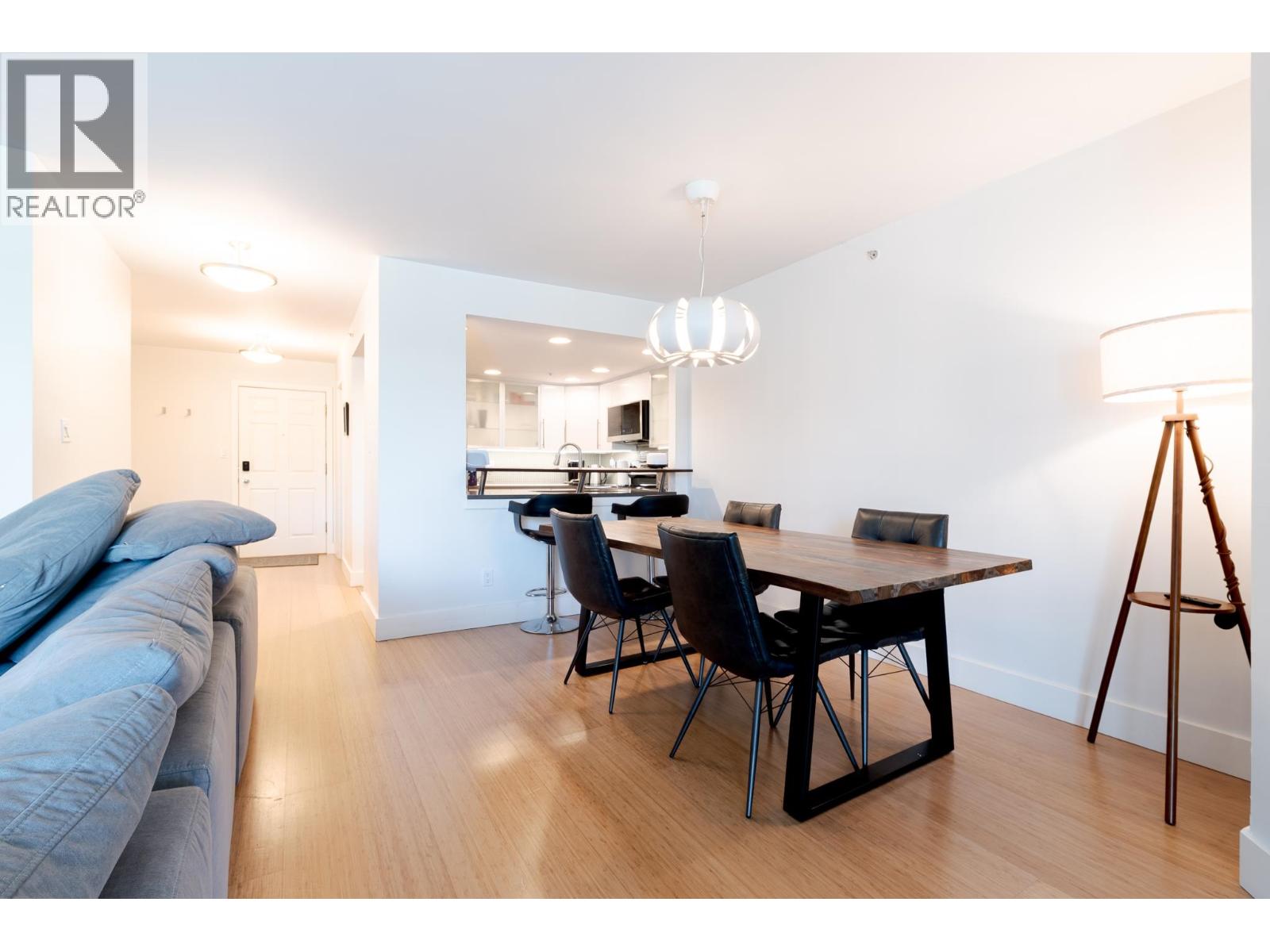 Photo 9 of 202 1188 Quebec Street, Vancouver BC