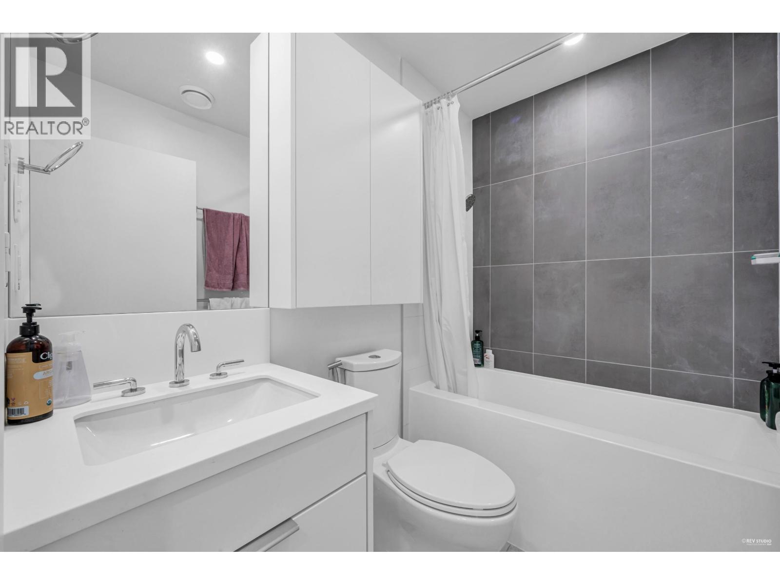 Photo 22 of 116 650 E 2nd Street, North Vancouver BC