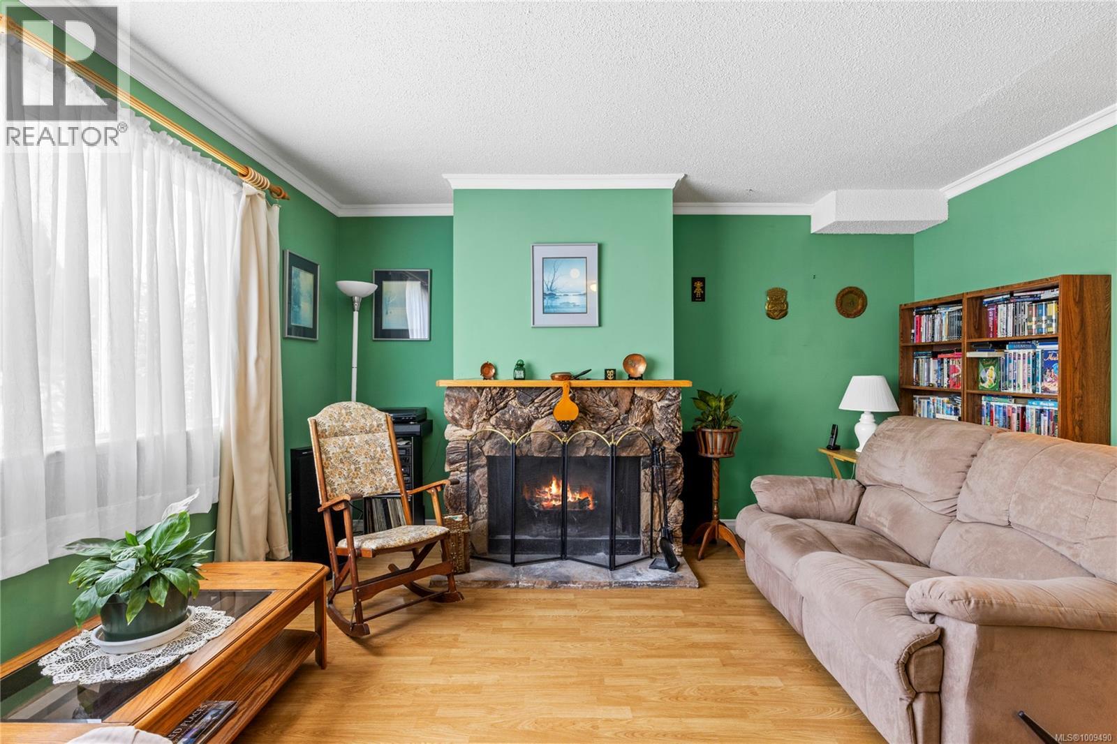 Photo 4 of 1624 Fuller St, Nanaimo BC