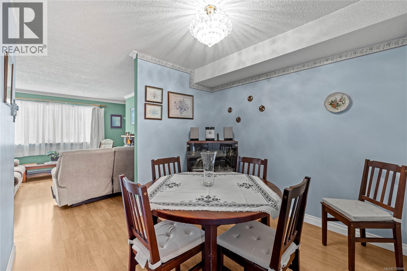 Photo 7 of 1624 Fuller St, Nanaimo BC