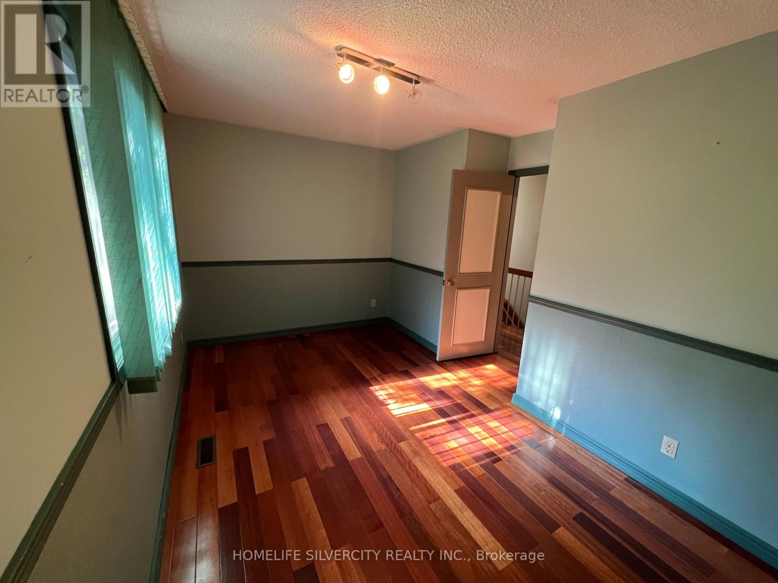 Photo 7 of 1810 Harkiss Road, Mississauga ON