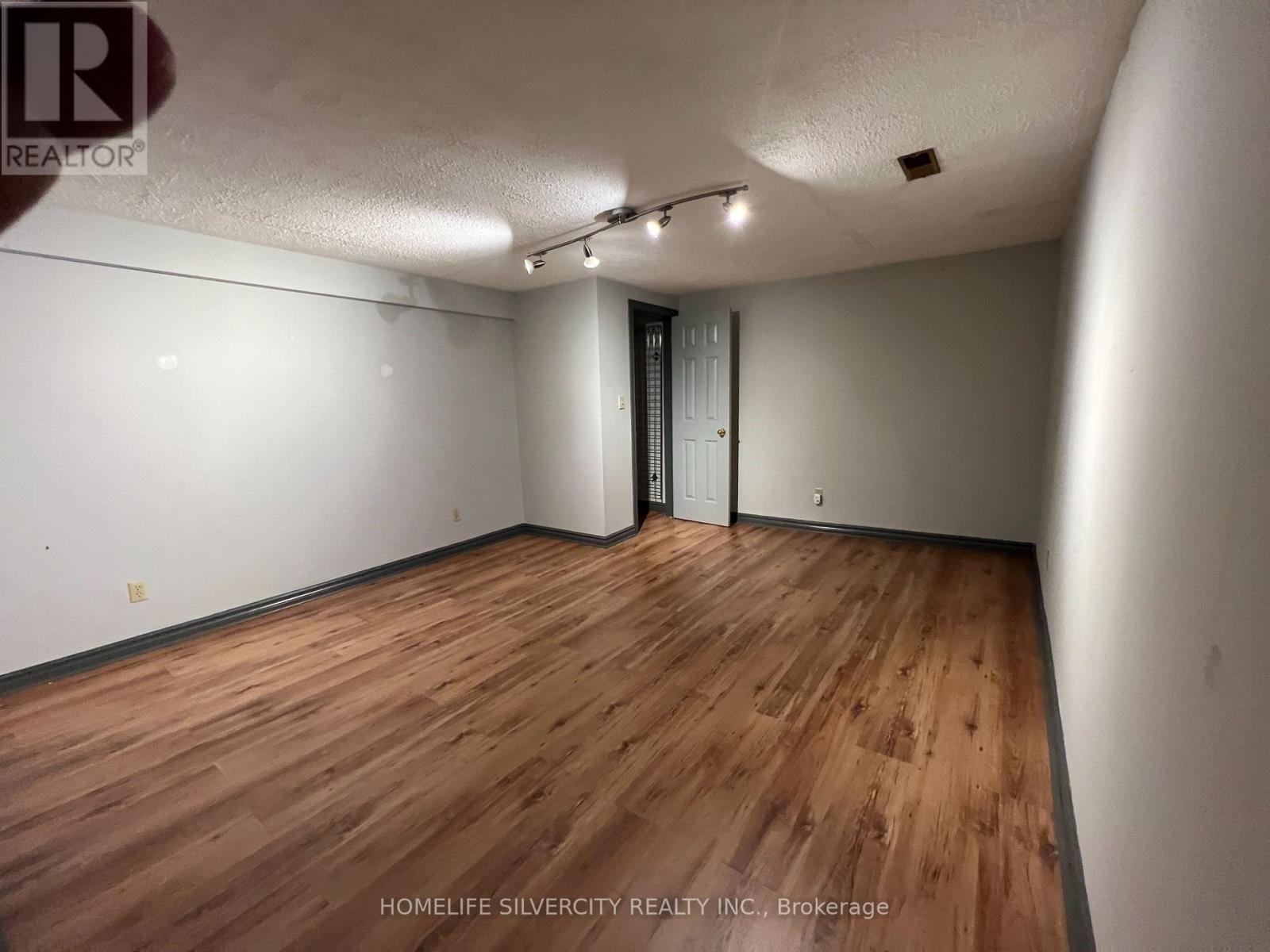 Photo 19 of 1810 Harkiss Road, Mississauga ON