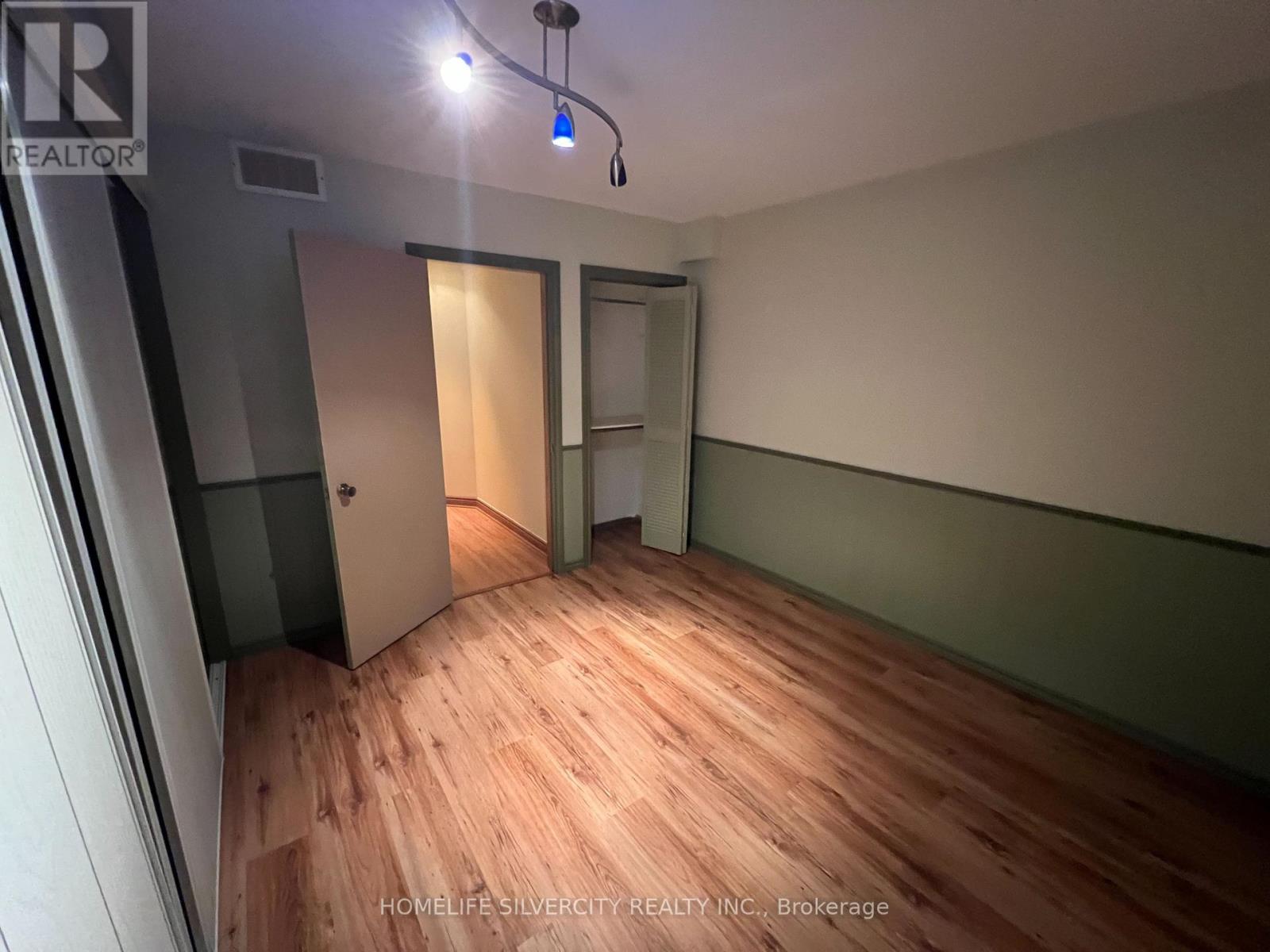 Photo 10 of 1810 Harkiss Road, Mississauga ON