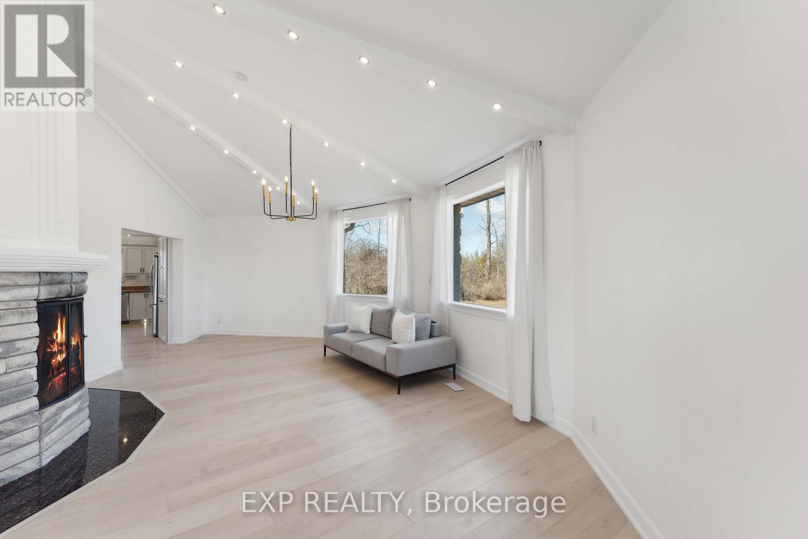 Photo 3 of 6974 Bank Street, Ottawa ON