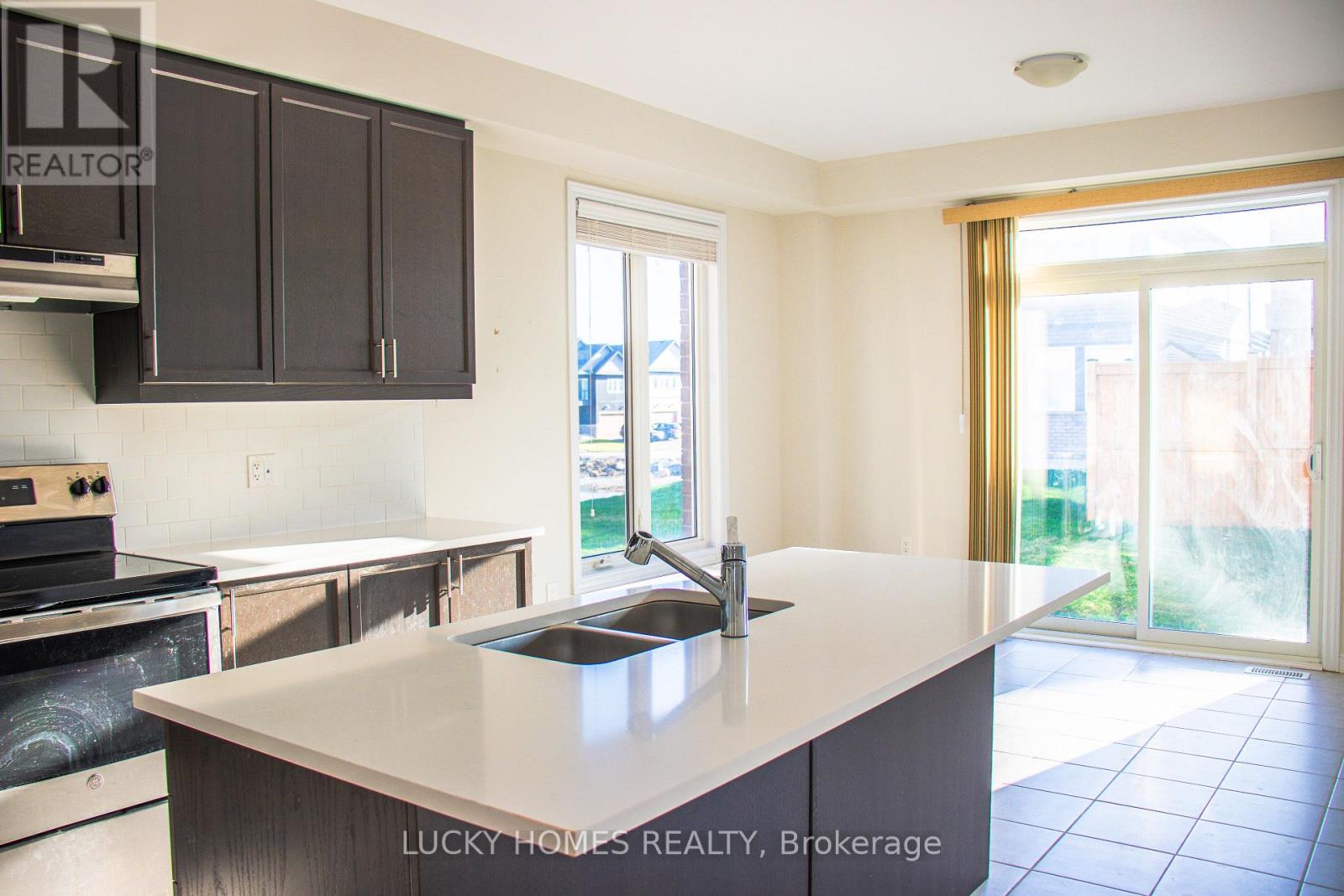 Photo 18 of 643 Lemay Grove, Peterborough North ON