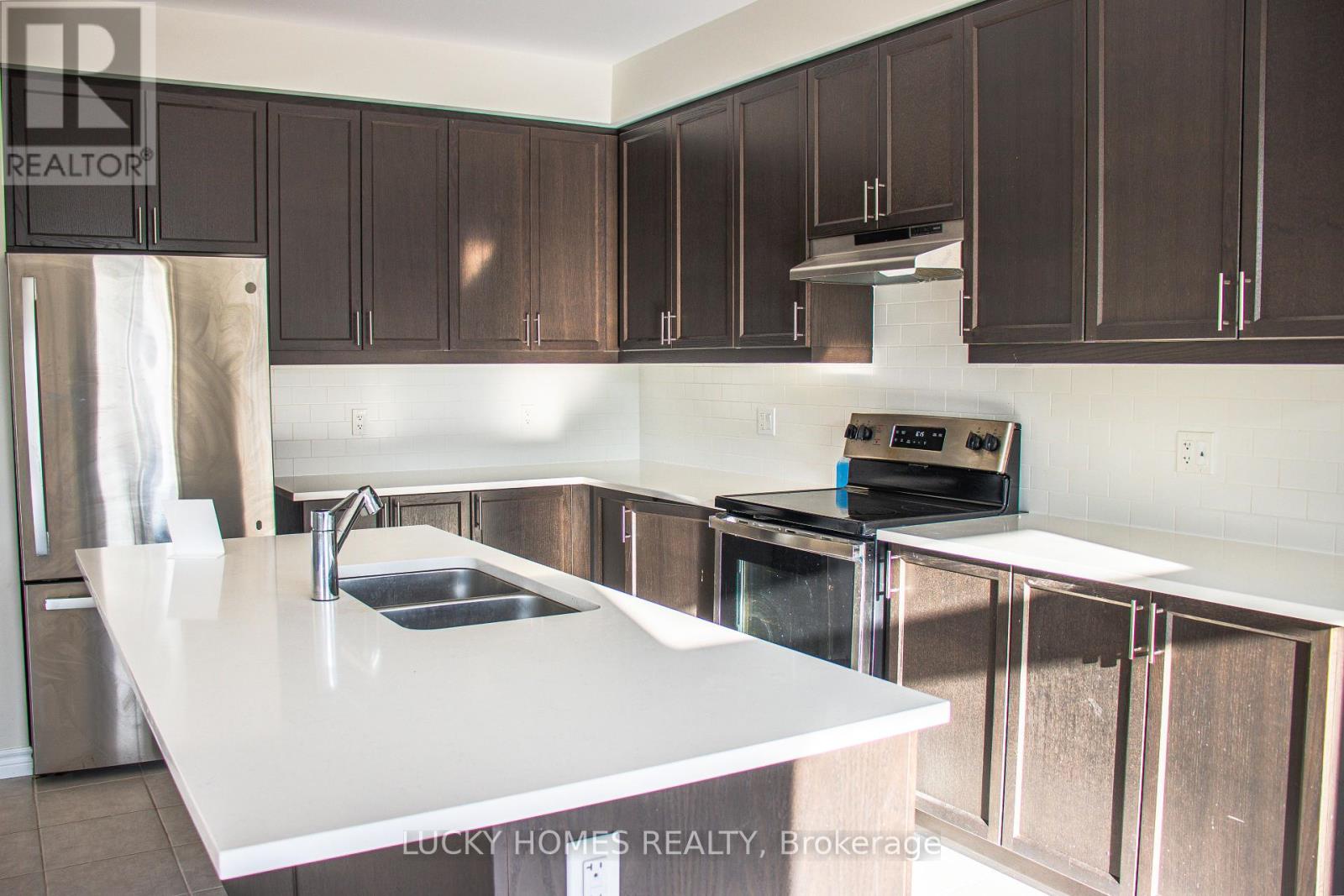 Photo 20 of 643 Lemay Grove, Peterborough North ON