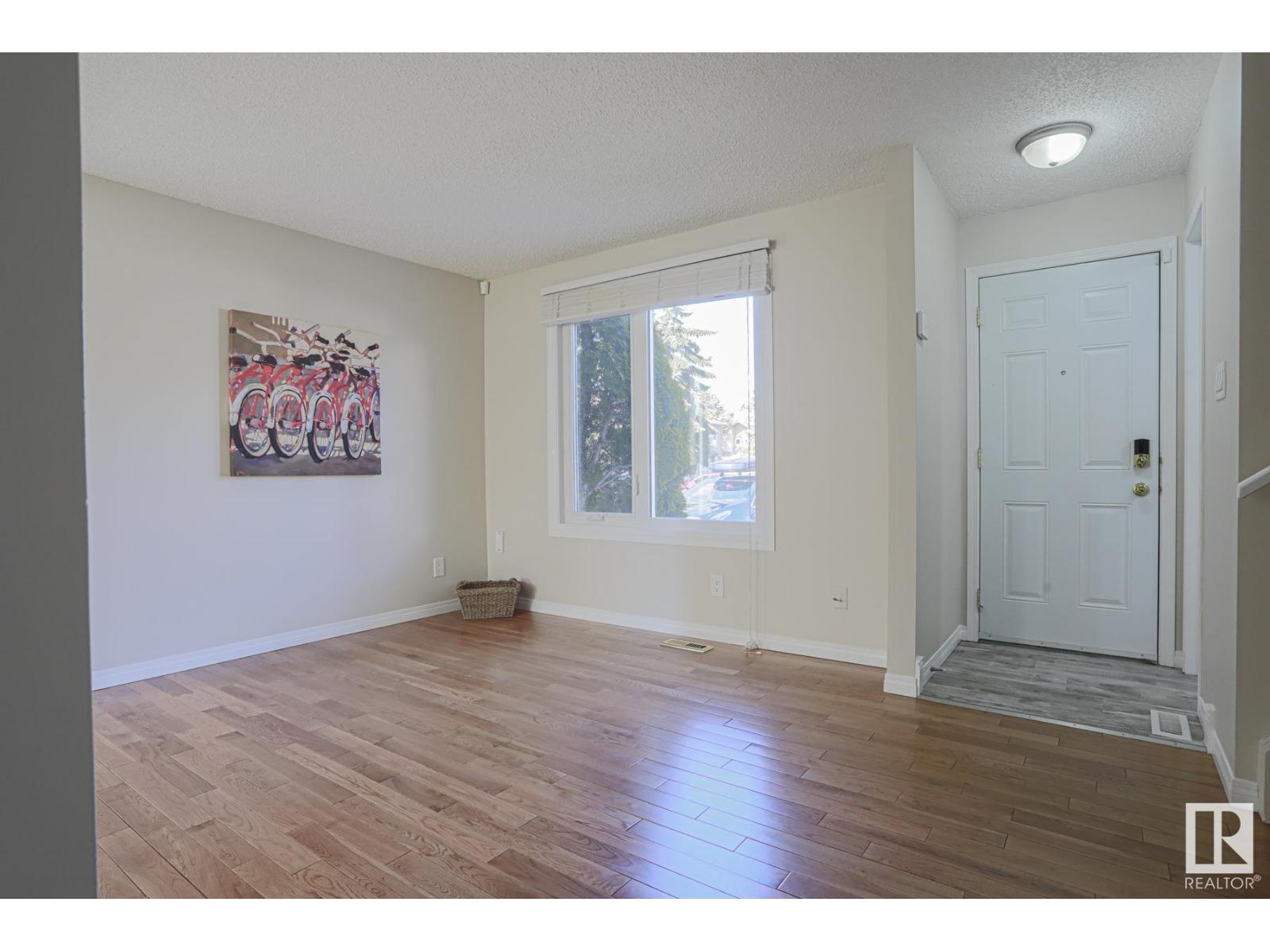 Photo 6 of 17 11115 27 Av Nw, Edmonton AB