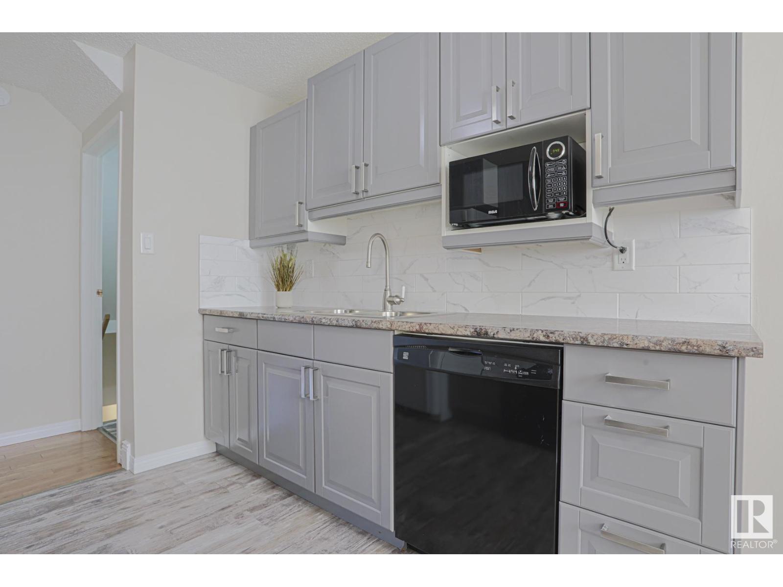 Photo 15 of 17 11115 27 Av Nw, Edmonton AB
