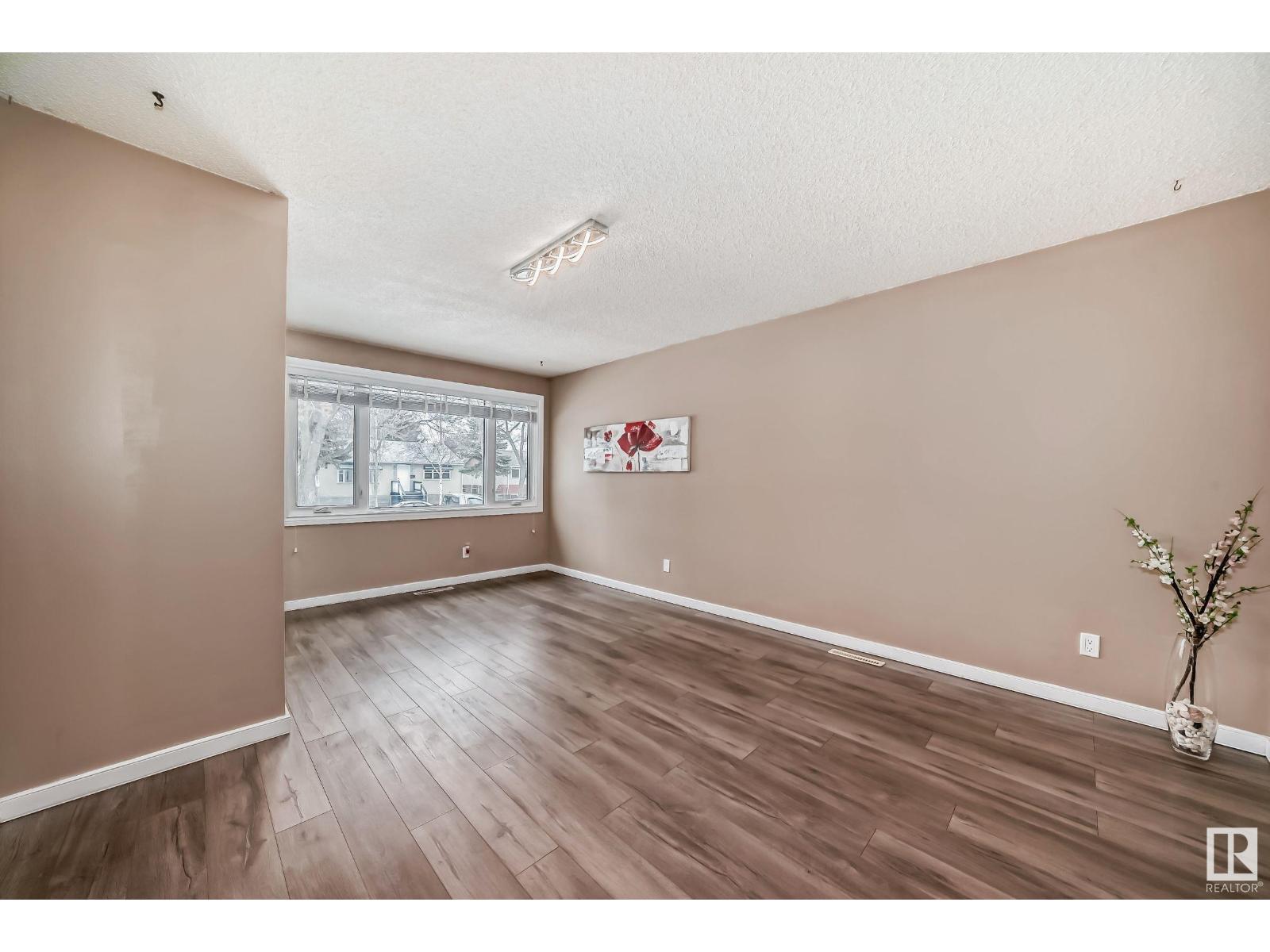 Photo 44 of 13028 65 St Nw, Edmonton AB