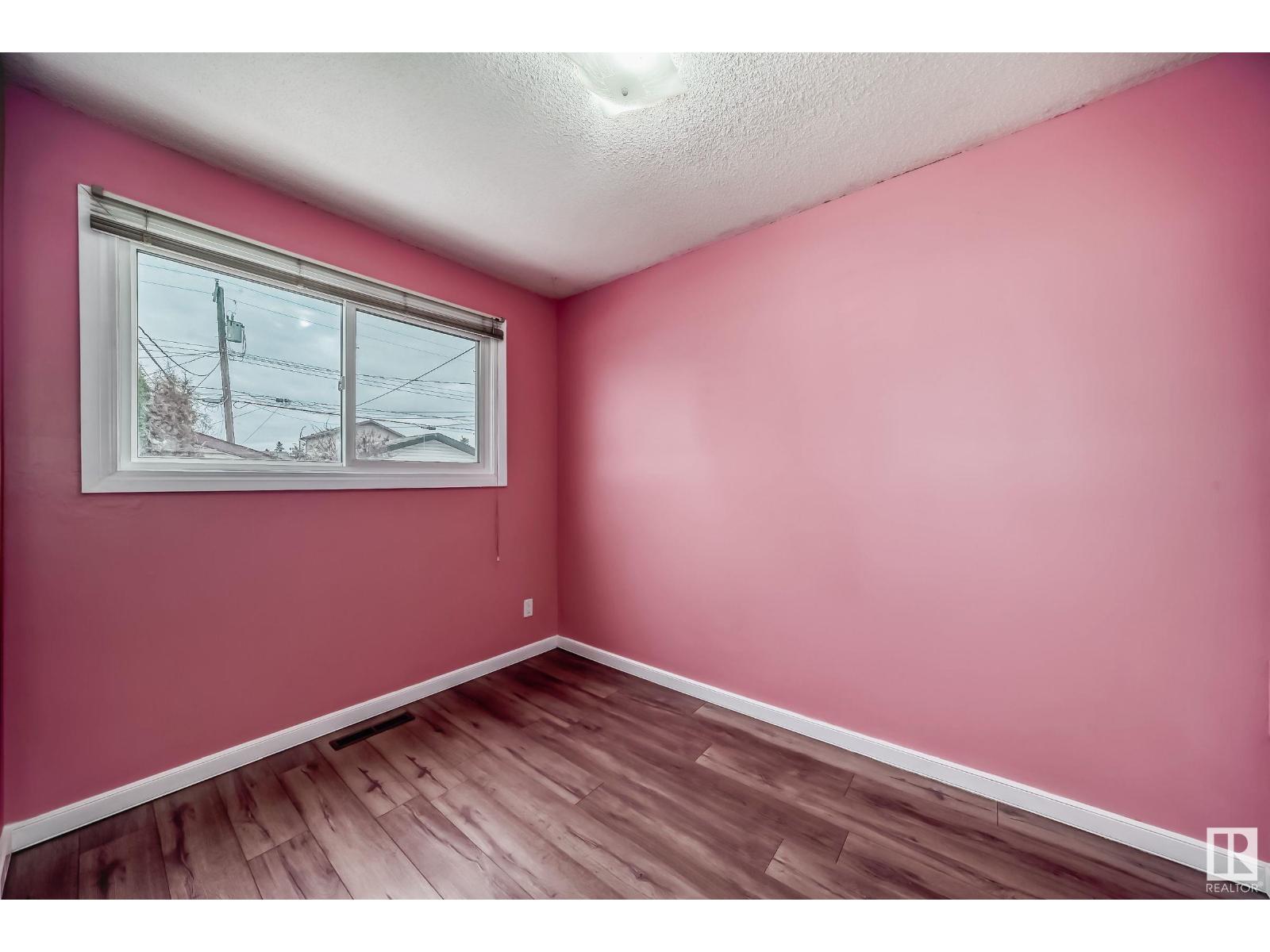 Photo 34 of 13028 65 St Nw, Edmonton AB
