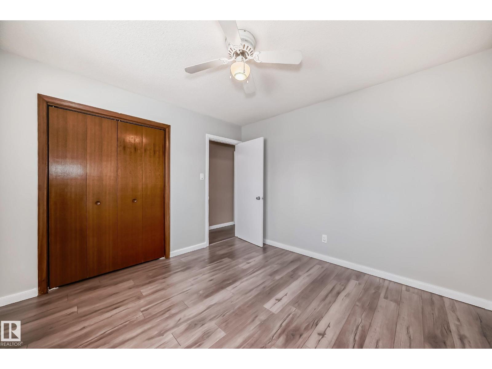 Photo 1 of 13028 65 St Nw, Edmonton AB