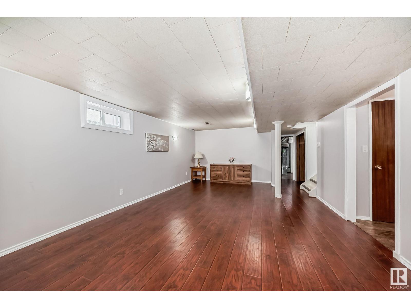 Photo 5 of 13028 65 St Nw, Edmonton AB