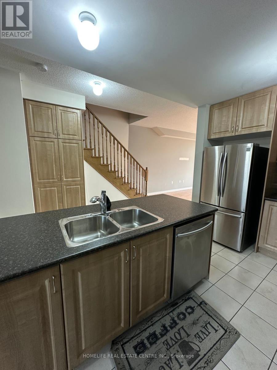 Photo 12 of 139 Inspire Boulevard N, Brampton ON