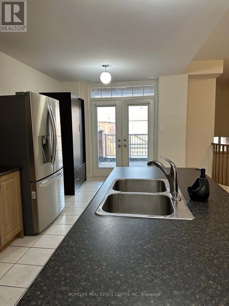 Photo 6 of 139 Inspire Boulevard N, Brampton ON