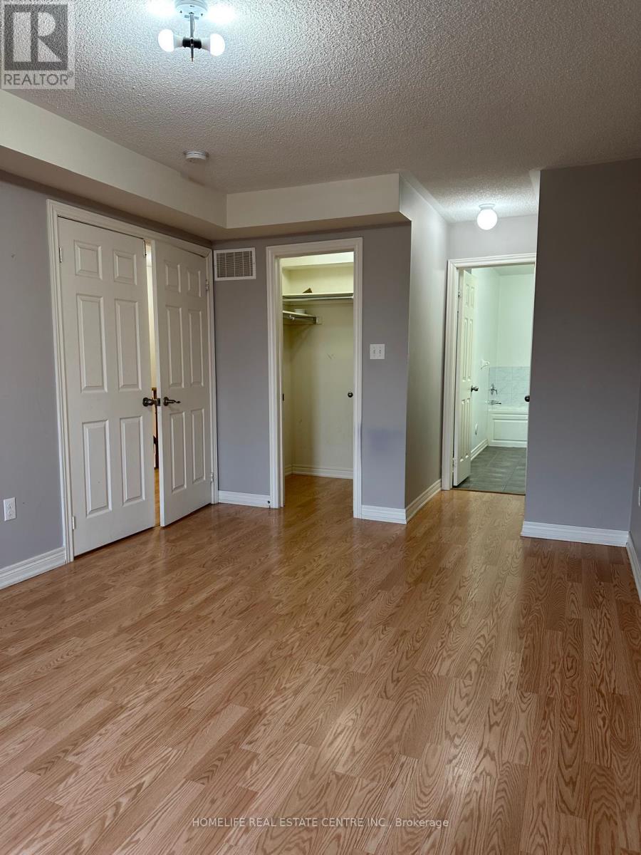 Photo 14 of 139 Inspire Boulevard N, Brampton ON