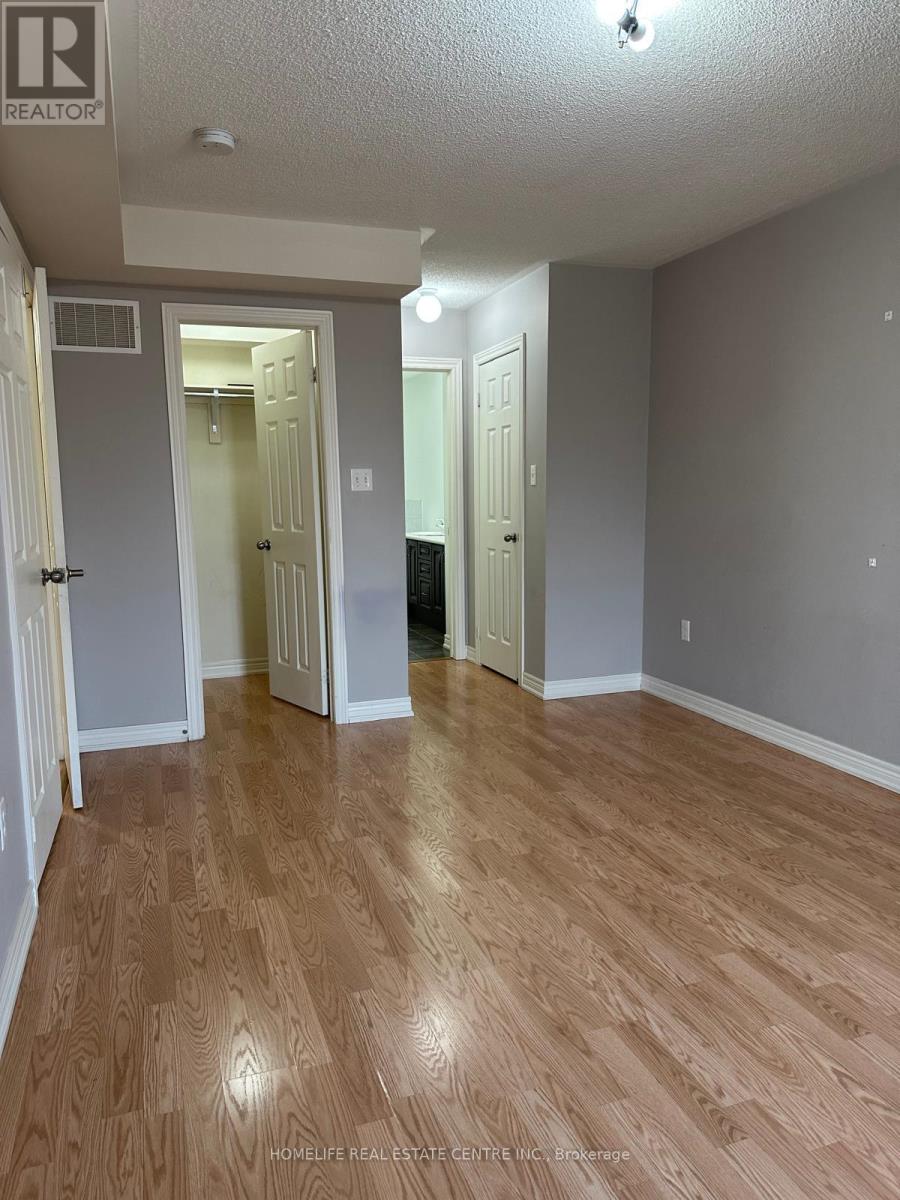Photo 19 of 139 Inspire Boulevard N, Brampton ON
