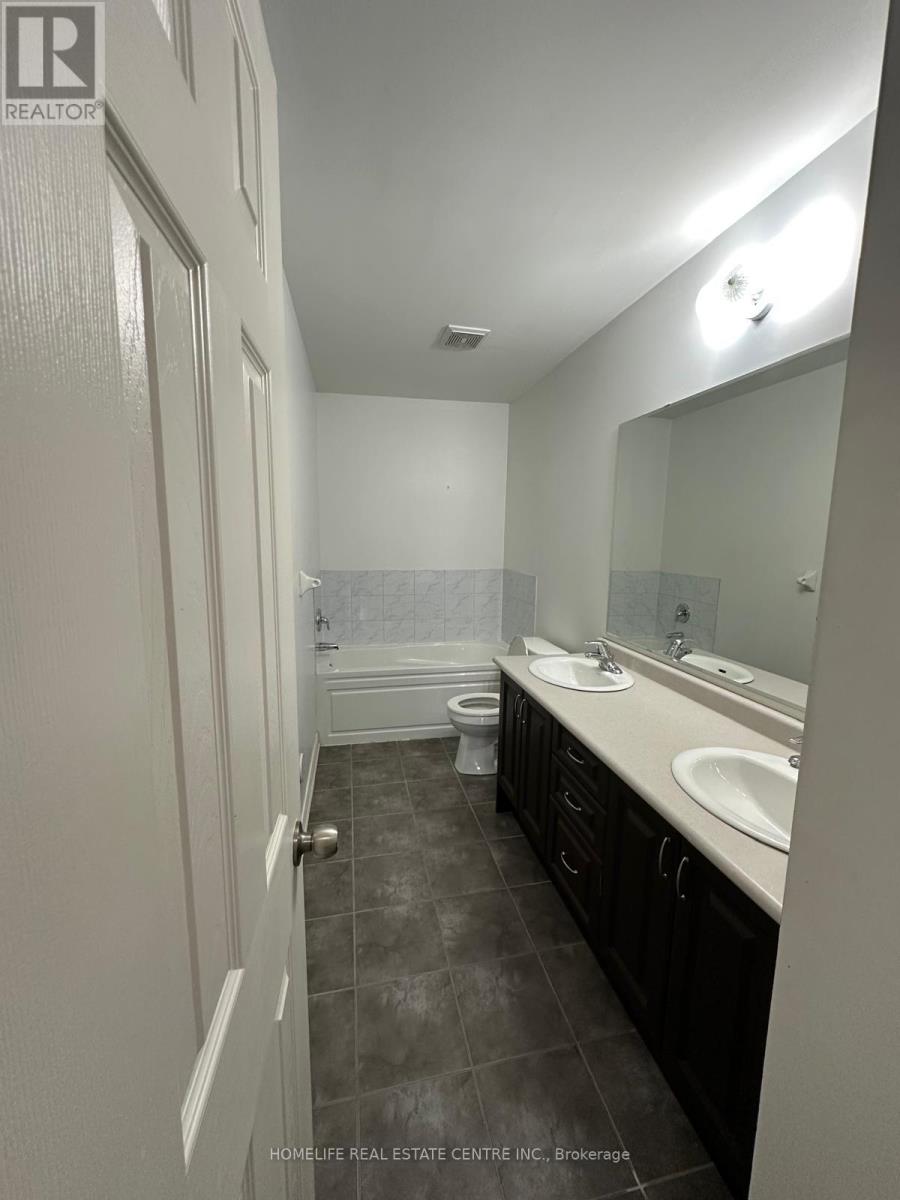 Photo 44 of 139 Inspire Boulevard N, Brampton ON